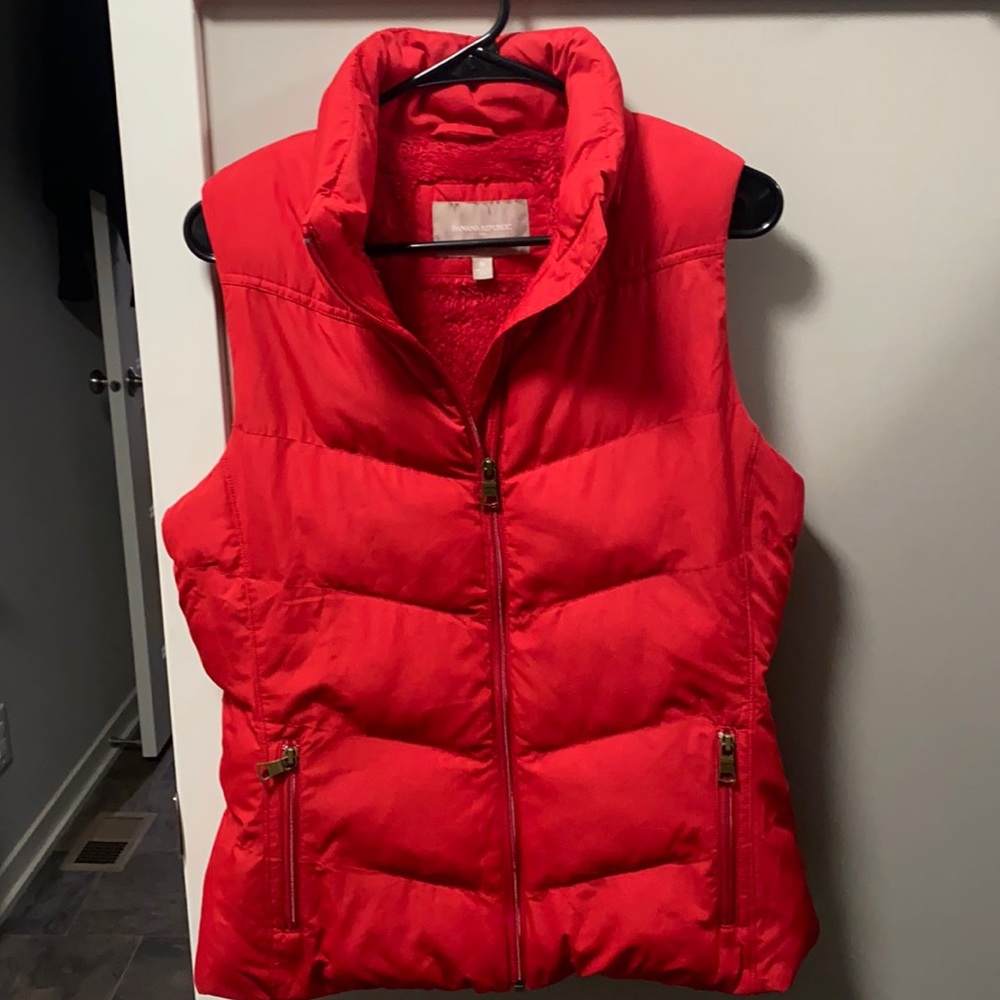 Banana Republic Medium Red Puffer Vest